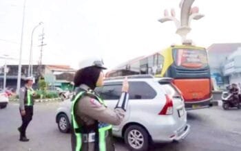 Bundaran Tugu Wingko Babat Lamongan Diserbu Pemudik, Ini Kondisi Terbarunya