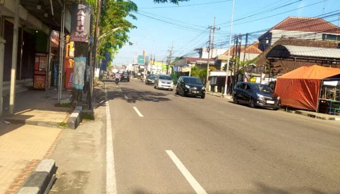 Lalu Lintas Sumberrejo Bojonegoro Lancar, Pengendara Waspadai Lonjakan Kendaraan Sore Hari