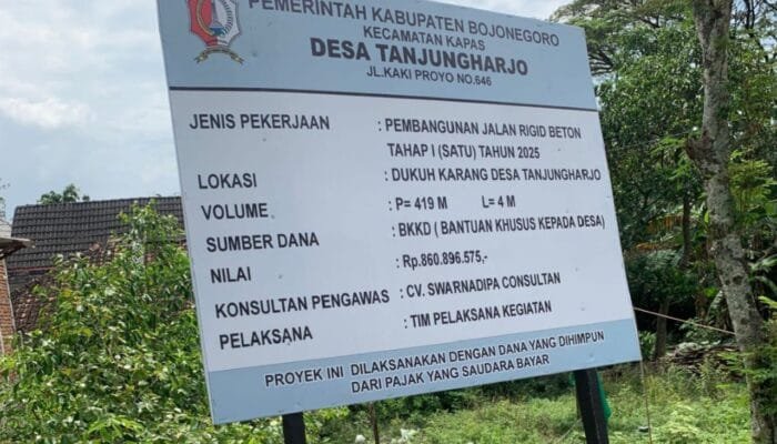 Warga Curiga, Jalan Beton Desa Tanjungharjo Kapas Bojonegoro Diduga Tak Sesuai Spesifikasi