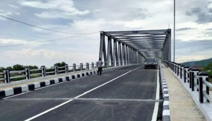 Heboh Lampu Mliwis Putih di TBT, Wajah Baru Bojonegoro Kini Lebih Aman dan Estetik