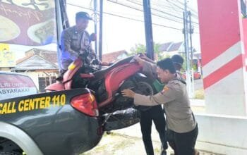 Hilang Kendali, Motor Pelajar Hantam Pohon di Sumuragung Sumberrejo Bojonegoro
