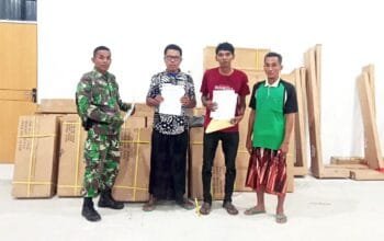 Salut, Babinsa di Lamongan Kawal Bantuan Koperasi Hingga Siap Digunakan