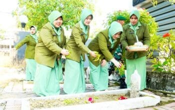 Persit KCK Kodim Bojonegoro Ziarah ke TMP, Kobarkan Semangat Nasionalisme