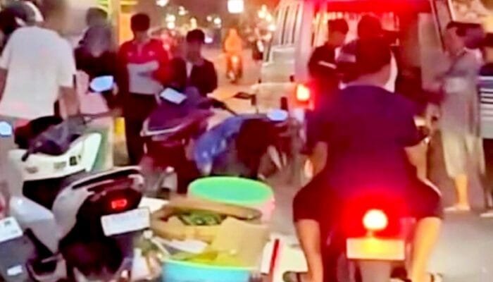 Tragis, Pengendara Pria Tak Sadarkan Diri Usai Tabrakan di Simpang Made Lamongan