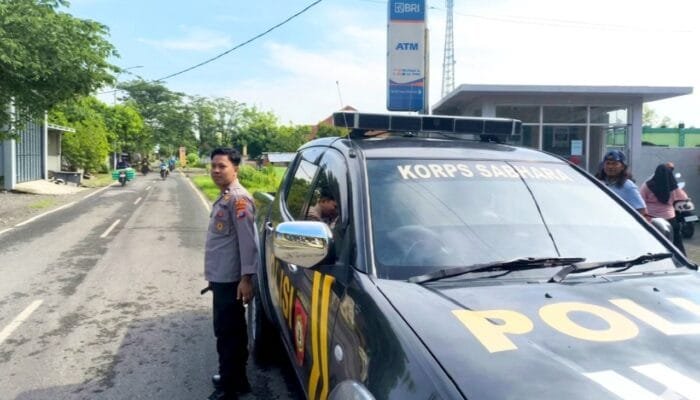 Aksi Nyata Polisi Sugihwaras Bojonegoro, Jaga Keamanan dari Pasar hingga Perbankan