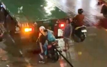 Tabrakan di Kalitidu Bojonegoro, Motor Hantam Trailer yang Sedang Parkir