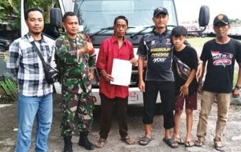 42 Truk Fuso Bergerak Serentak, Babinsa di Lamongan Pastikan Aman Hingga Tujuan