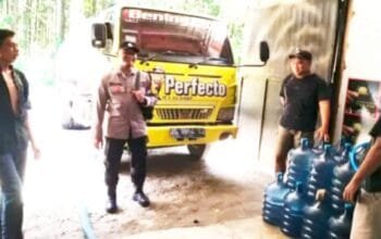 Bhabinkamtibmas Sambangi Desa Pajeng Gondang Bojonegoro, Warga Diajak Waspada