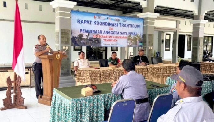 Kapolsek Sugihwaras Bojonegoro Gembleng Linmas, Fokus Keamanan dan Keselamatan Warga