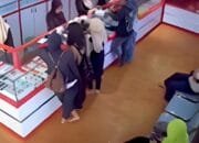 CCTV Ungkap Detik-Detik Penyanderaan Pegawai Toko HP di Medan