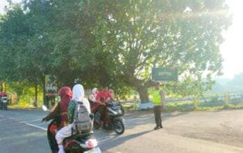 Polisi Sukosewu Bojonegoro Hadir Sejak Fajar, Lalu Lintas Lebih Tertib