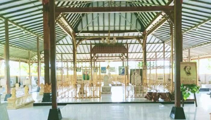 Ziarah ke Makam Kartini Rembang, Jejak Perjuangan yang Tak Pernah Padam
