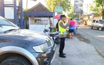 Lalu Lintas Pagi Lebih Lancar, Ini Peran Personel Polsek Temayang Bojonegoro