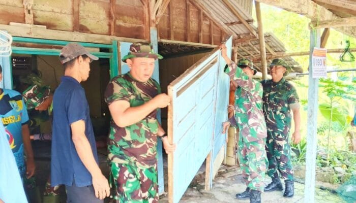 Koramil Pucuk Lamongan Turun Tangan, Dua Rumah Warga Dibongkar Serentak