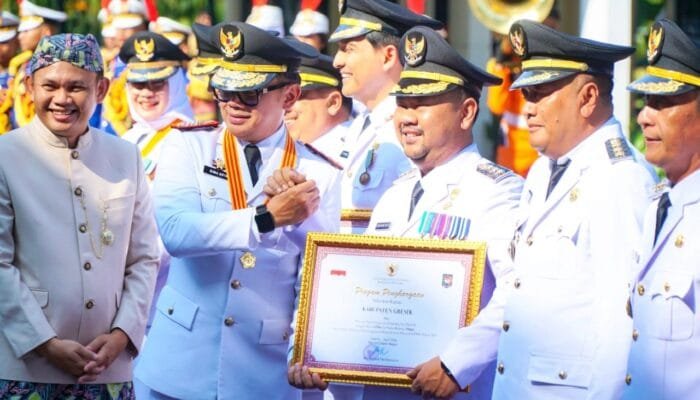 Bupati Yani Bawa Gresik Raih Predikat Kinerja Tinggi Nasional