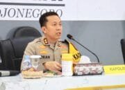 Jelang Pemberangkatan Calon Haji Bojonegoro, Polisi Atur Lalin dan Kawal Bus