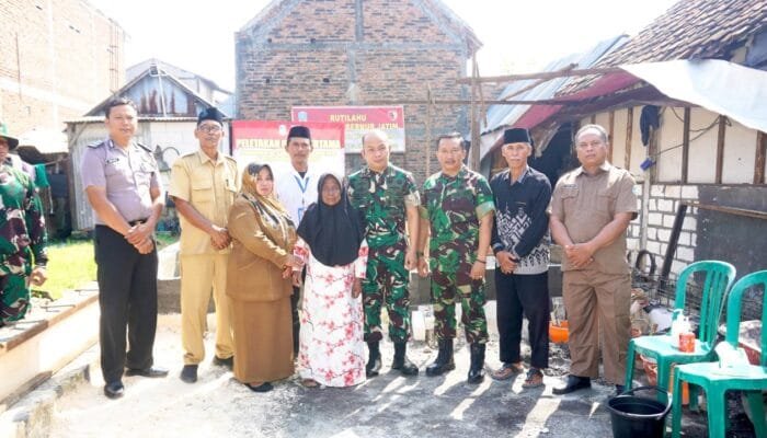 Program Rutilahu Dimulai, Dandim Lamongan Bangunkan Rumah Layak untuk Warga