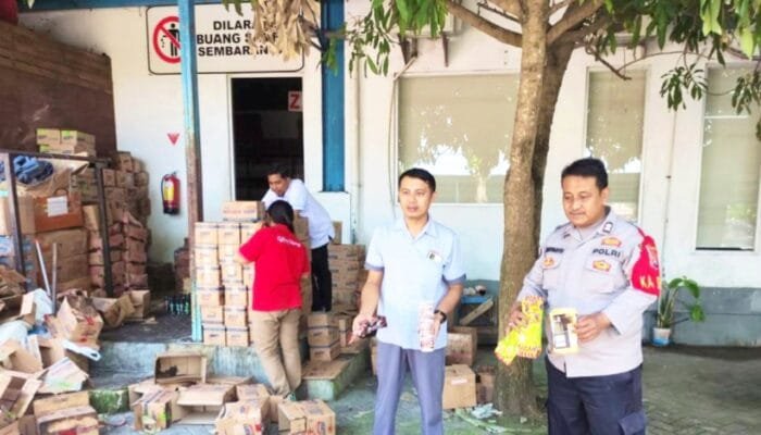 PT INP Bojonegoro Musnahkan Produk Kadaluarsa, Polisi Balen Ikut Mengawasi