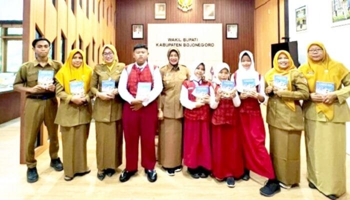 Hebat, Siswa SD di Pelosok Bojonegoro Terbitkan Buku Cita-Cita