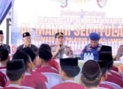 Puluhan Santri di Lamongan Diajari Polisi Cara Selamat dari Bencana Air