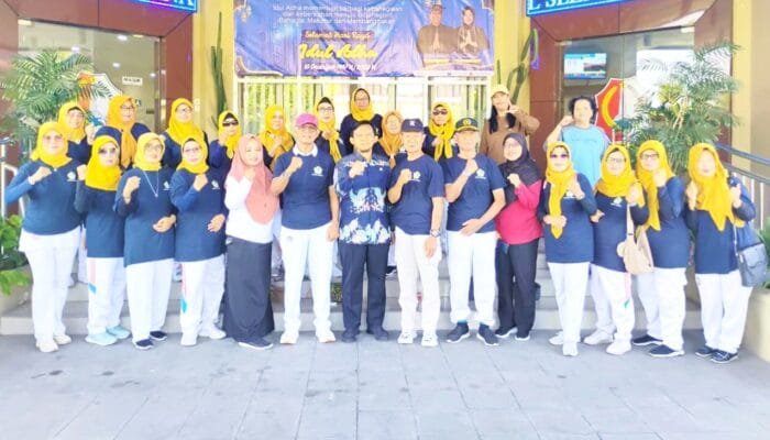 Bukan Cuma Senam, Lansia Bojonegoro Kini Belajar Cari Cuan Online