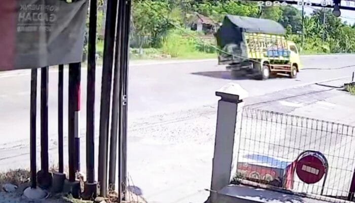 Detik-Detik Kecelakaan Maut di Leran Kalitidu Bojonegoro Terekam CCTV