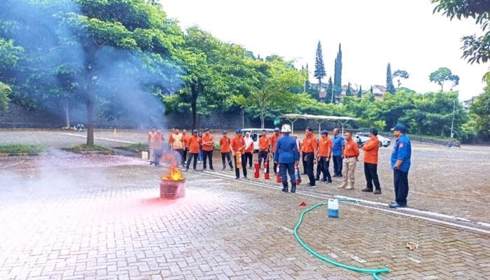 Selecta Kota Batu Jadi Contoh Wisata Tangguh Bencana, Karyawan Digembleng Hadapi Kebakaran