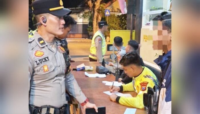 Polres Lamongan Gelar Operasi Malam, Puluhan Motor Kena Tilang
