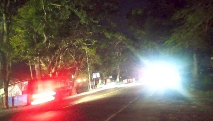 Jalan Bergelombang dan Gelap, Warga Keluhkan PJU Mati di Baureno Bojonegoro