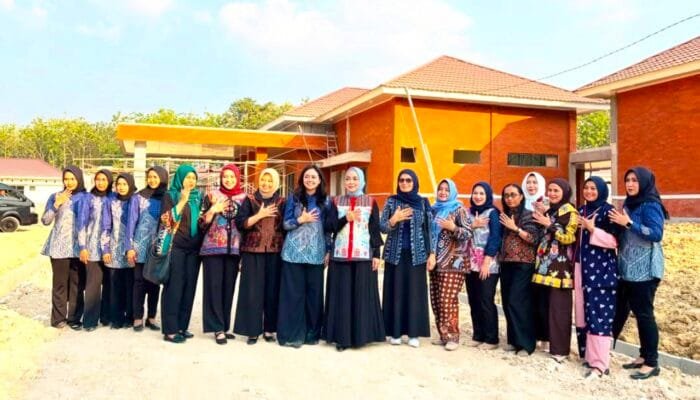 Ibu Pangdam V Brawijaya Tinjau Yonif 885 di Bojonegoro, Perhatikan Prajurit dan Masyarakat