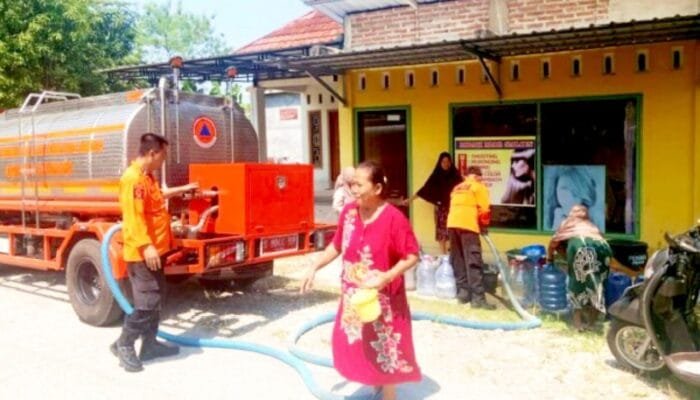 BPBD Bojonegoro Percepat Penyaluran Air Bersih ke Wilayah Terdampak