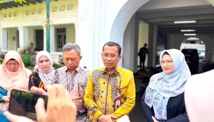 Dirut BPJS Kesehatan Bekali 96 Dokter Spesialis Baru, Ini Pesan Pentingnya