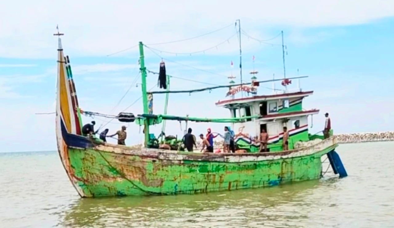 Kapal Nelayan dari Brondong Lamongan Hilang Kontak, Nasib 20 Awak Masih Dicari img 20260702 wa0034