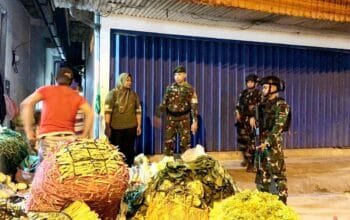 Cegah Kriminalitas di Bojonegoro, Yonif TP 885 Bersama Polri Patroli