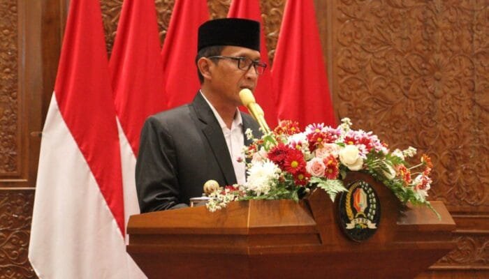 DPRD dan Pemkab Bojonegoro Sepakati Raperda APBD 2025, Ini Pesan Bupati Wahono