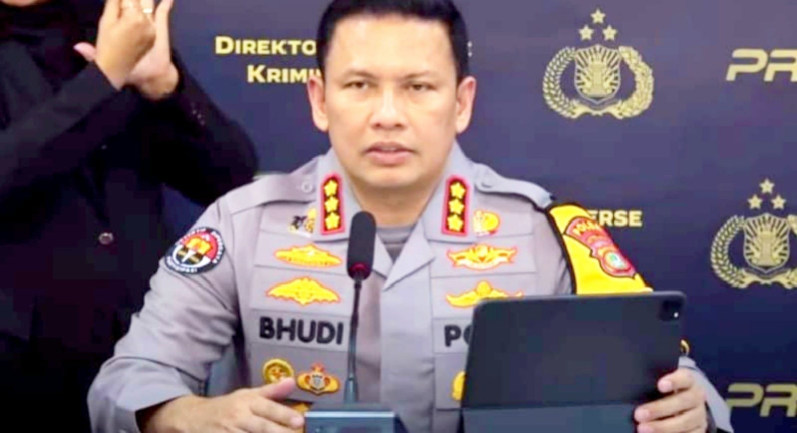 Polisi Buka Paksa Ruko Cipete Jakarta Selatan, Sejumlah Barang Bukti Diamankan img 20260710 wa0013