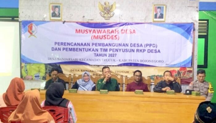 Polri Turun ke Desa, Musyawarah RKPDes Banjarsari Bojonegoro Berjalan Kondusif