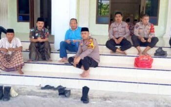 Dekatkan Diri dengan Warga, Kapolsek Balen Gelar Safari Jumat di Balenrejo Bojonegoro