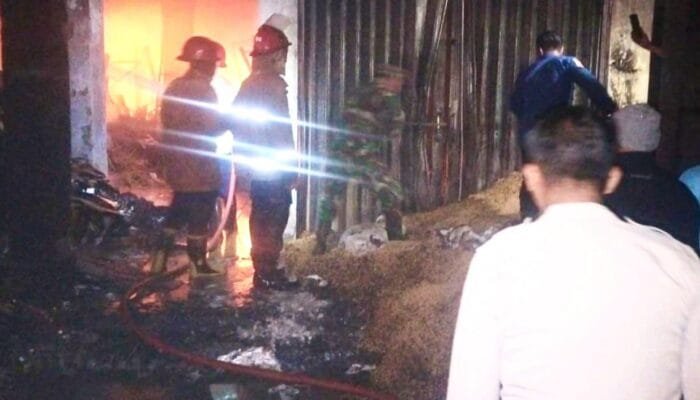 Kebakaran Besar di Pasar Agrobis Babat Lamongan, Penyebab Masih Misterius