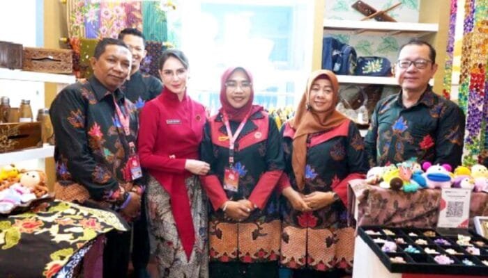 Dari Makassar untuk Indonesia, Produk Kerajinan Bojonegoro Makin Dikenal