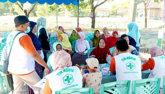 TMMD 129 Bojonegoro Bikin Warga Senang, Belanja Murah Sekalian Cek Kesehatan