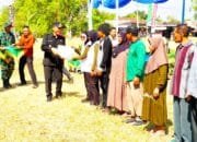 200 Paket Sembako dari BPR Bojonegoro Warnai Pembukaan TMMD 129 di Desa Kesongo