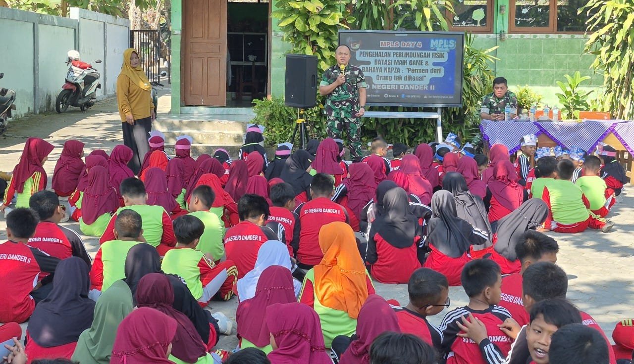 Yonif YTP 885 Hadir di SDN 2 Dander Bojonegoro, Tanamkan Disiplin Sejak Dini img 20260716 wa0022