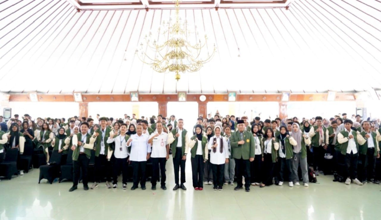 Mahasiswa UPN Diterjunkan ke 62 Desa, Validasi Data Jadi Senjata Baru Pemkab Bojonegoro img 20260716 wa0082