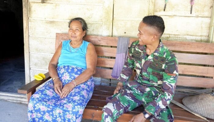 TMMD Bojonegoro Bukan Hanya Bangun Jalan, Satgas Juga Bangun Kedekatan dengan Warga