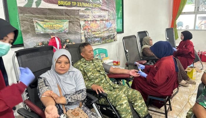 TNI Hadir untuk Masyarakat Bojonegoro, Donor Darah Brigif TP 33 NS Disambut Antusias