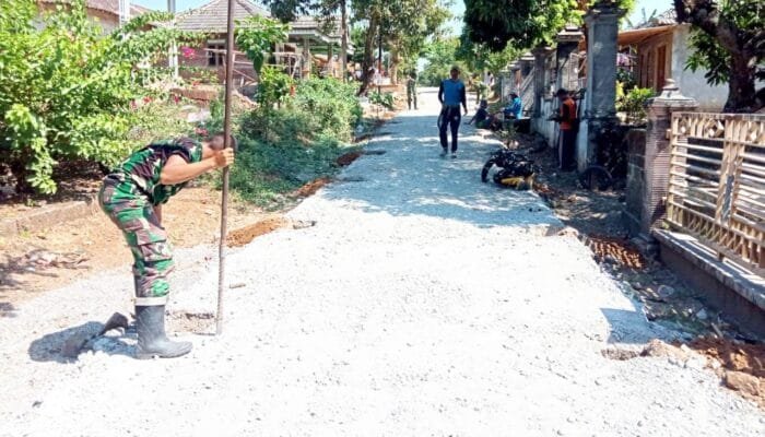 Progres Jalan Cor TMMD 129 Bojonegoro Bikin Warga Optimistis Ekonomi Makin Maju