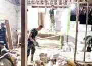 TMMD 129 Bojonegoro Kebut Renovasi RTLH, Prajurit TNI Lembur Bersama Warga