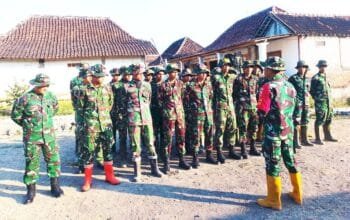 Lettu Purnomo Tekankan Keselamatan dan Kekompakan Satgas TMMD 129 Bojonegoro img 20260721 wa0021