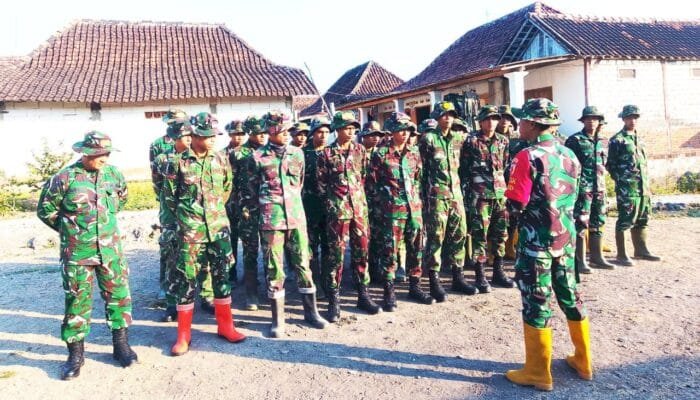 Lettu Purnomo Tekankan Keselamatan dan Kekompakan Satgas TMMD 129 Bojonegoro
